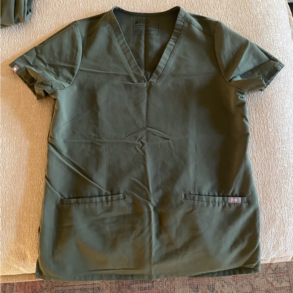 Figs Moss Casma 3 Pocket Scrub Top
